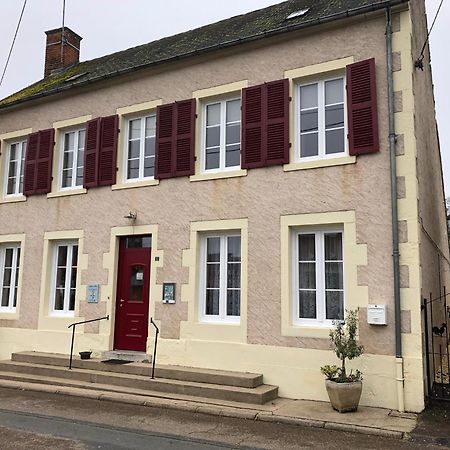 Le Voyageur Bed and Breakfast Saint-Bonnet-Tronçais Exteriör bild